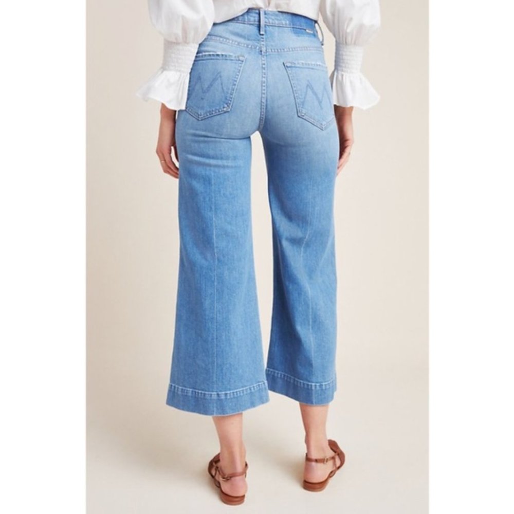 MOTHER Swooner Roller Yoke Crop Flare Jean - Picture 2 of 11